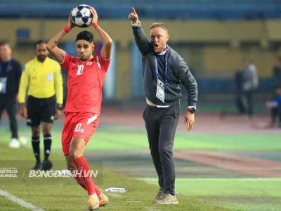 Cú sốc V.League: HLV Mano Polking bị cấm chỉ đạo trận ‘chung kết lượt đi’ với Ninh Bình, CAHN lao đao