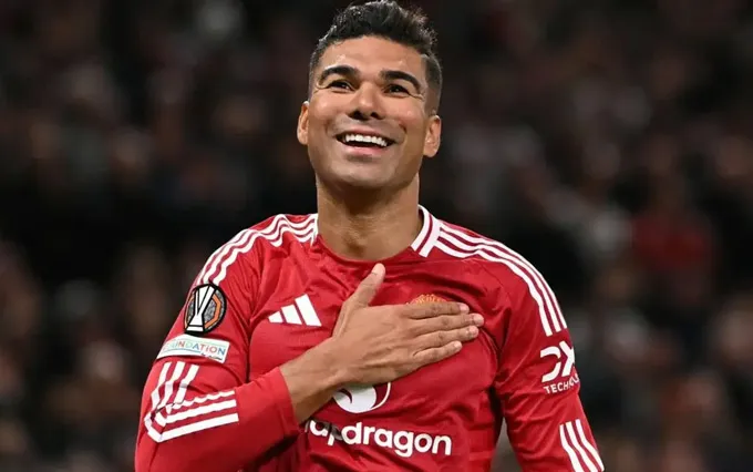 MU có lãng phí 119 triệu bảng cho Casemiro?